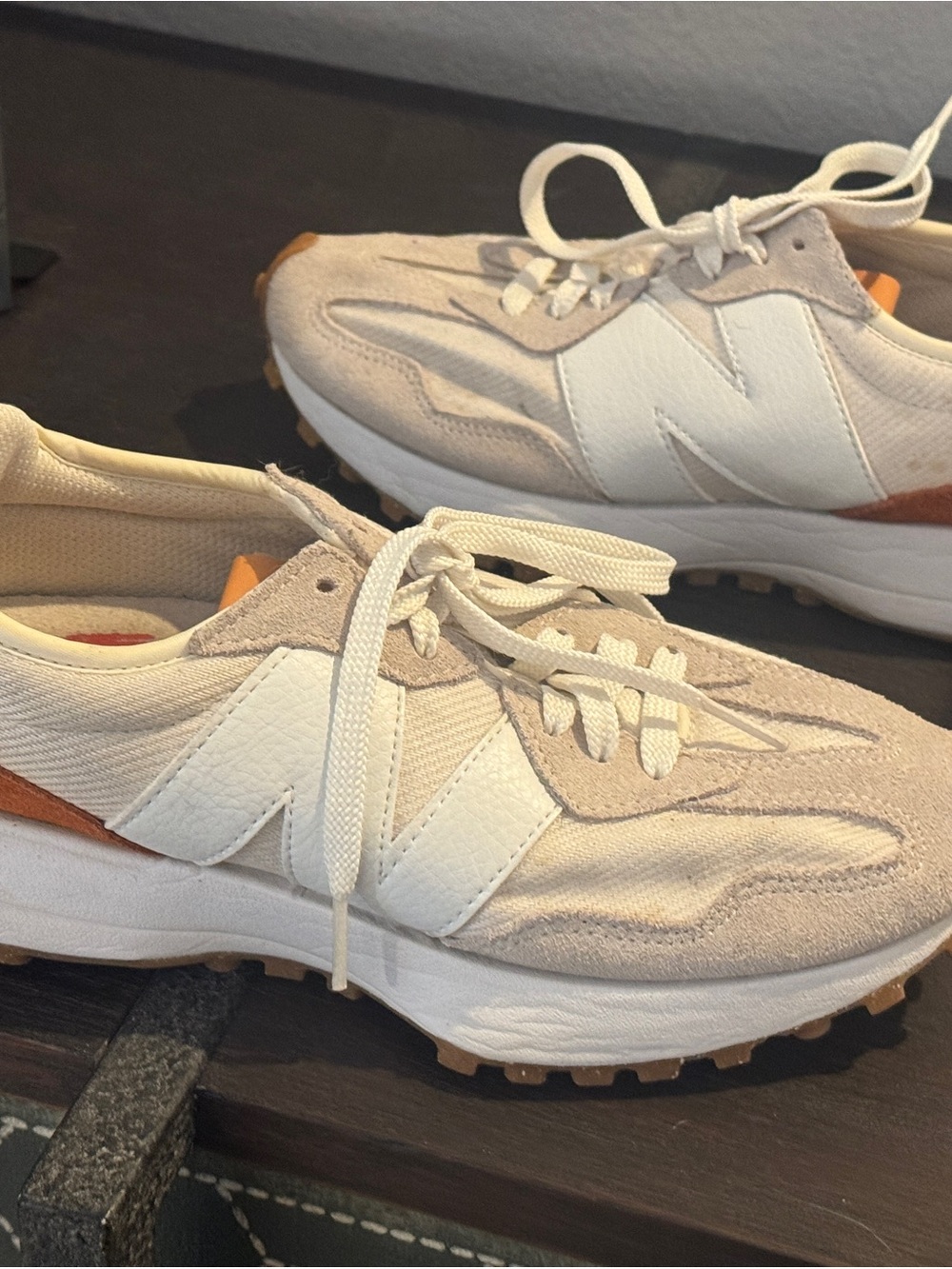 NEW BALANCE 327 Womens Shoes - Picture 2 of 10